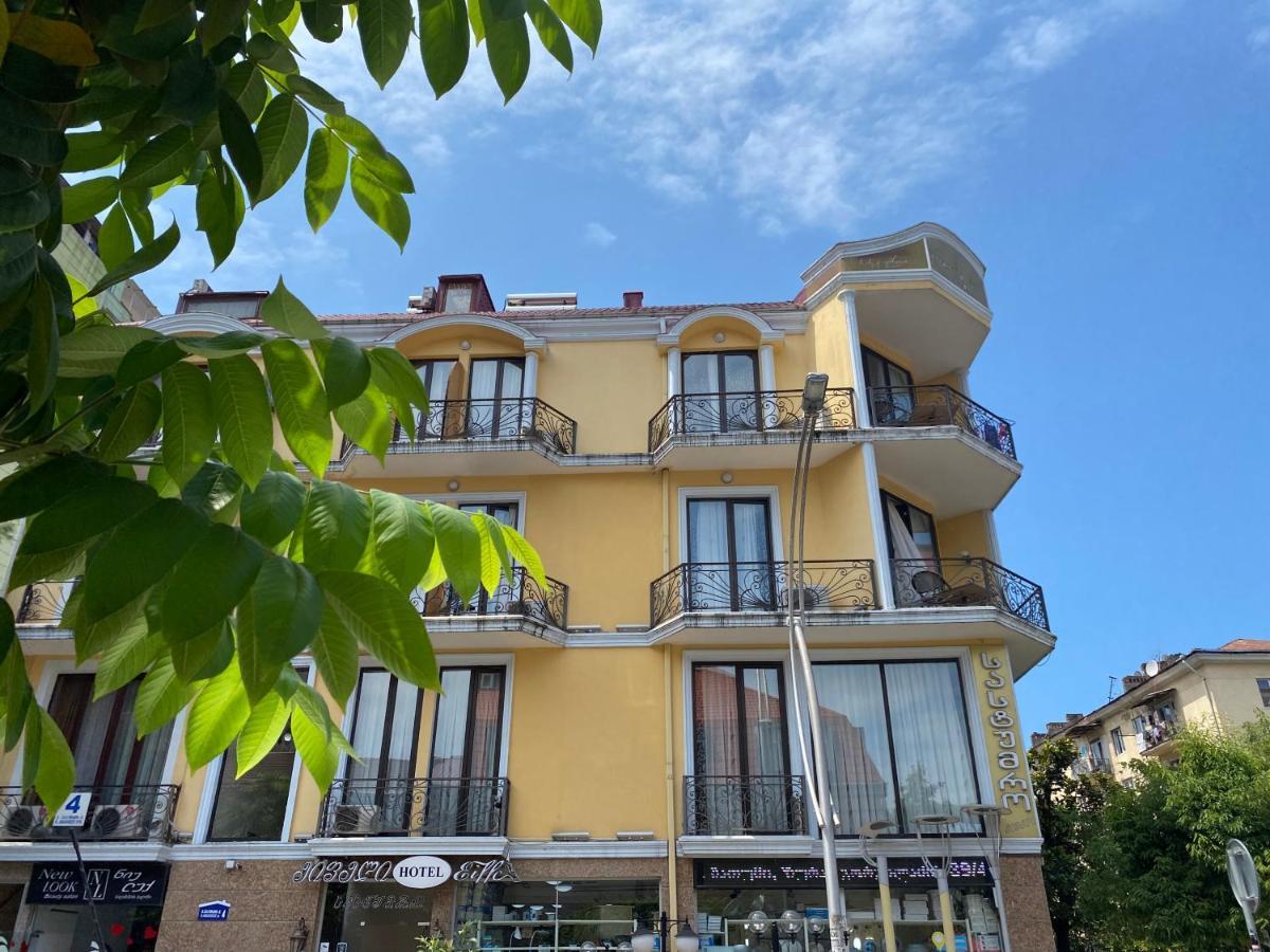 באטומי Eiffel Hotel מראה חיצוני תמונה
