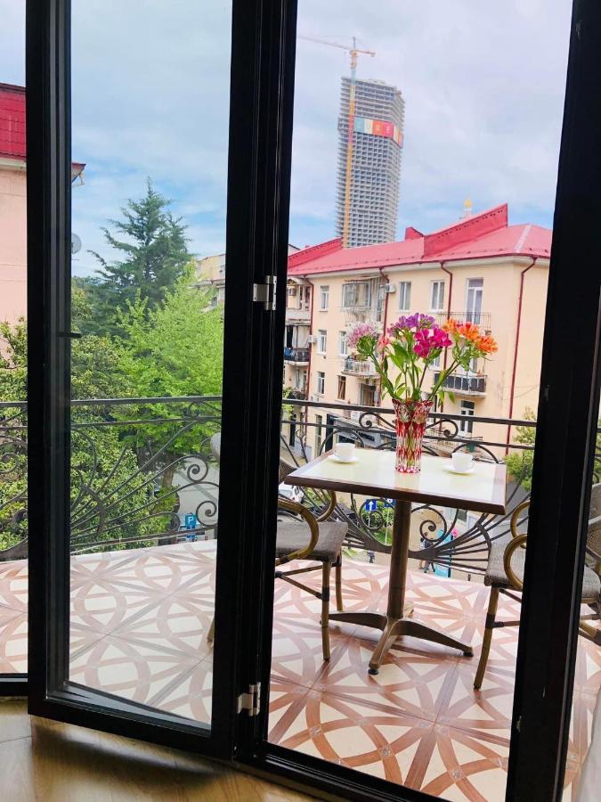 באטומי Eiffel Hotel מראה חיצוני תמונה