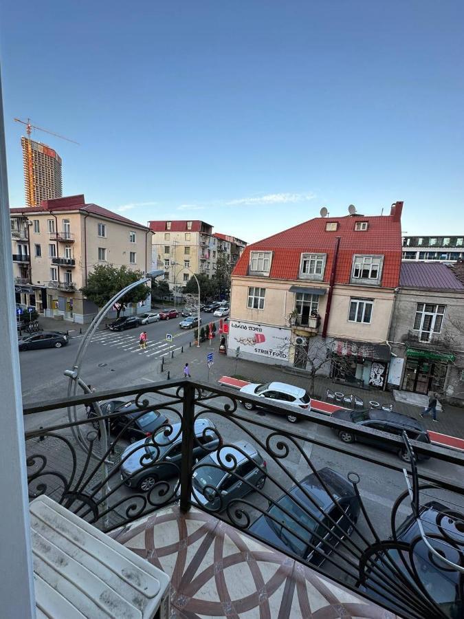 באטומי Eiffel Hotel מראה חיצוני תמונה